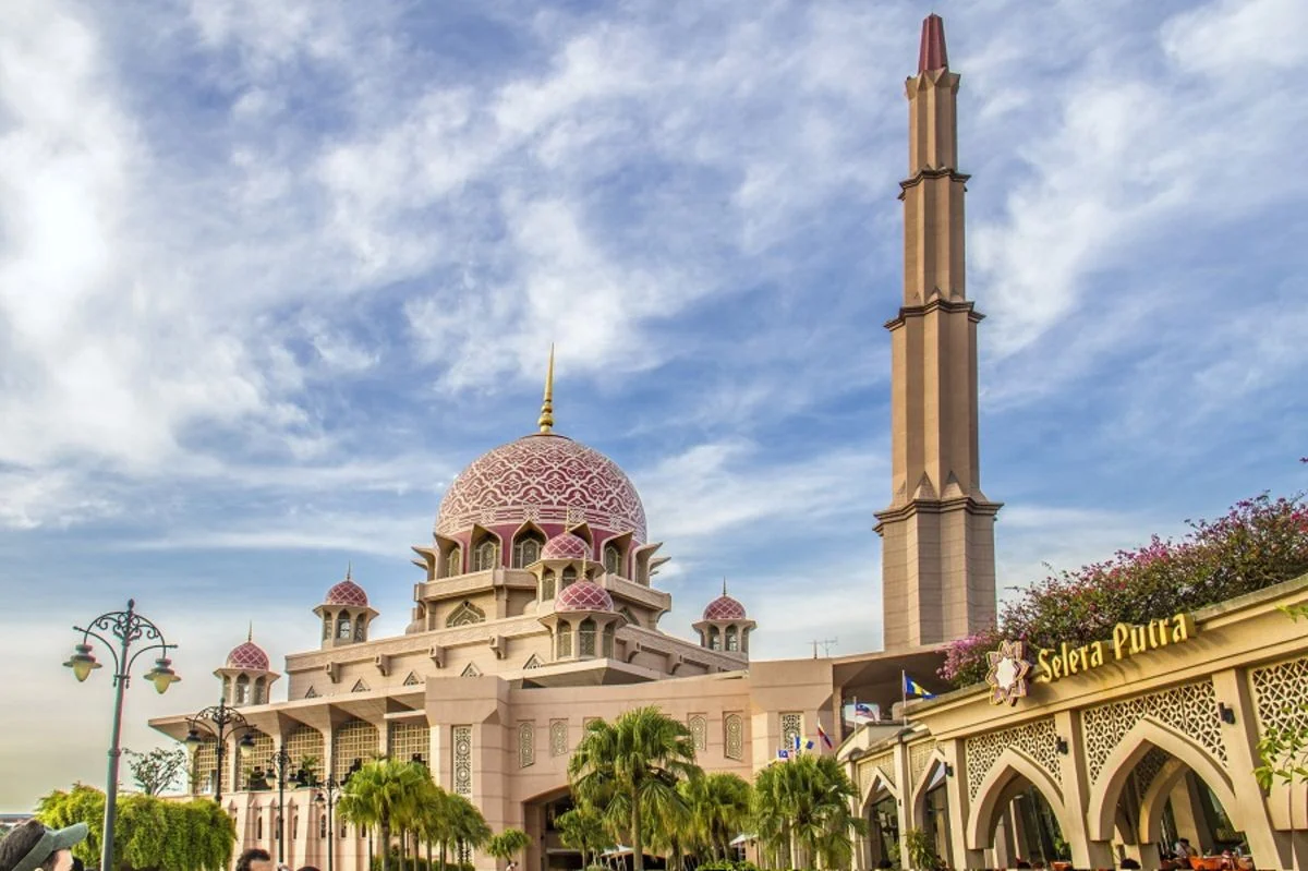 Nikmati Akhir Ramadan Di 15 Masjid Tercantik Di Seluruh Malaysia