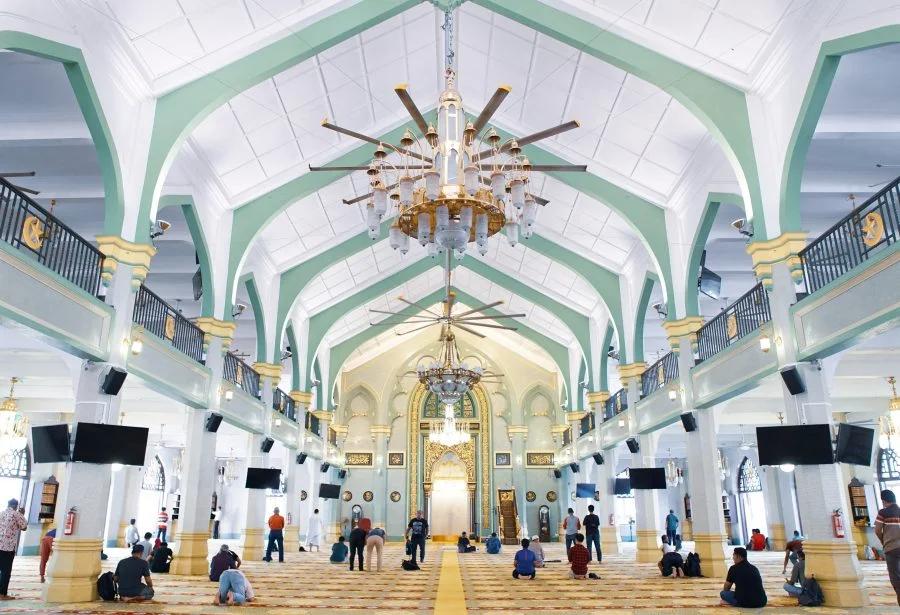 31 Prayer Spaces And Mosques Near Top Tourist Attractions