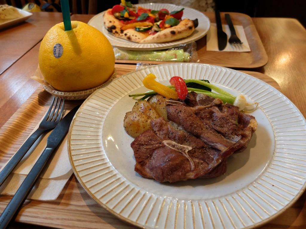 Sekai-Cafe-lamb-steak-grilled-vegetable-pizza-halal-food-tokyo-asakusa