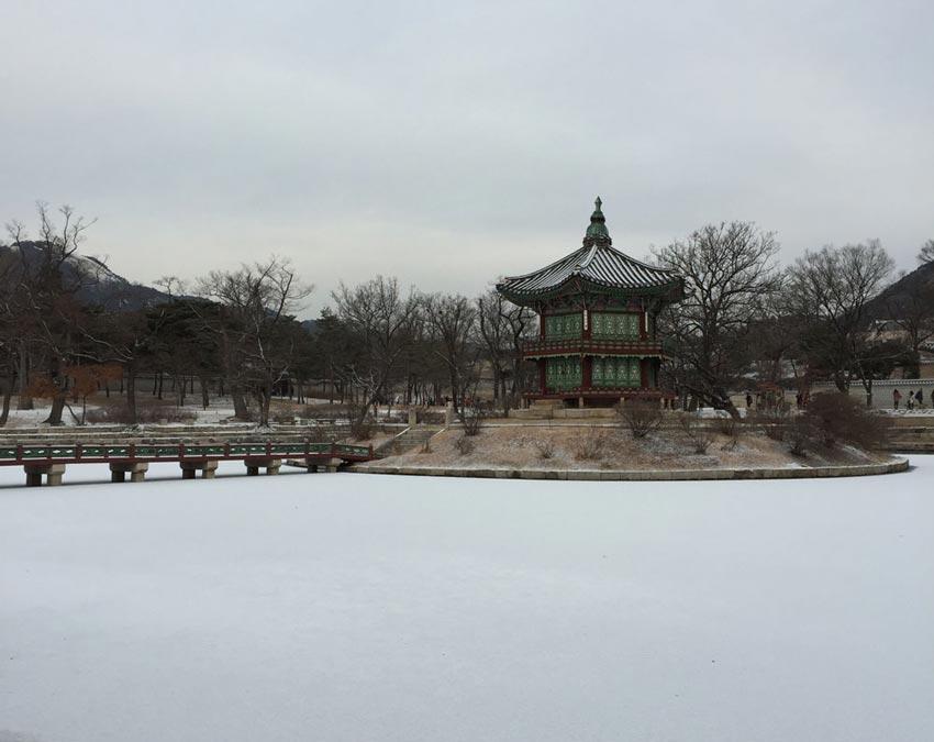 Gyeongbokgung-in-winter