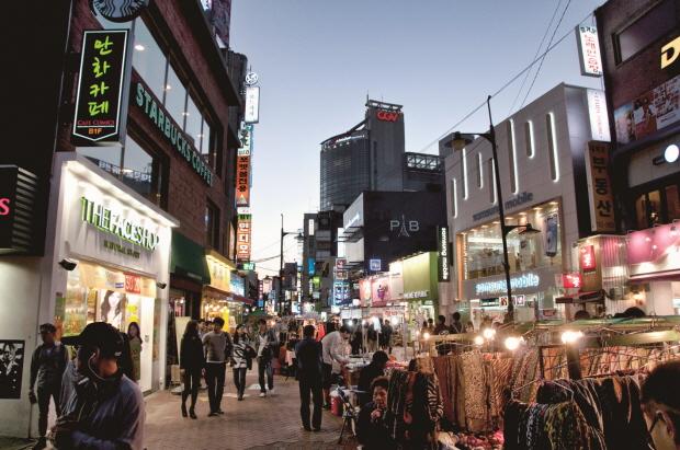 Daehangno Seoul South Korea University Road Budget Shopping HHWT