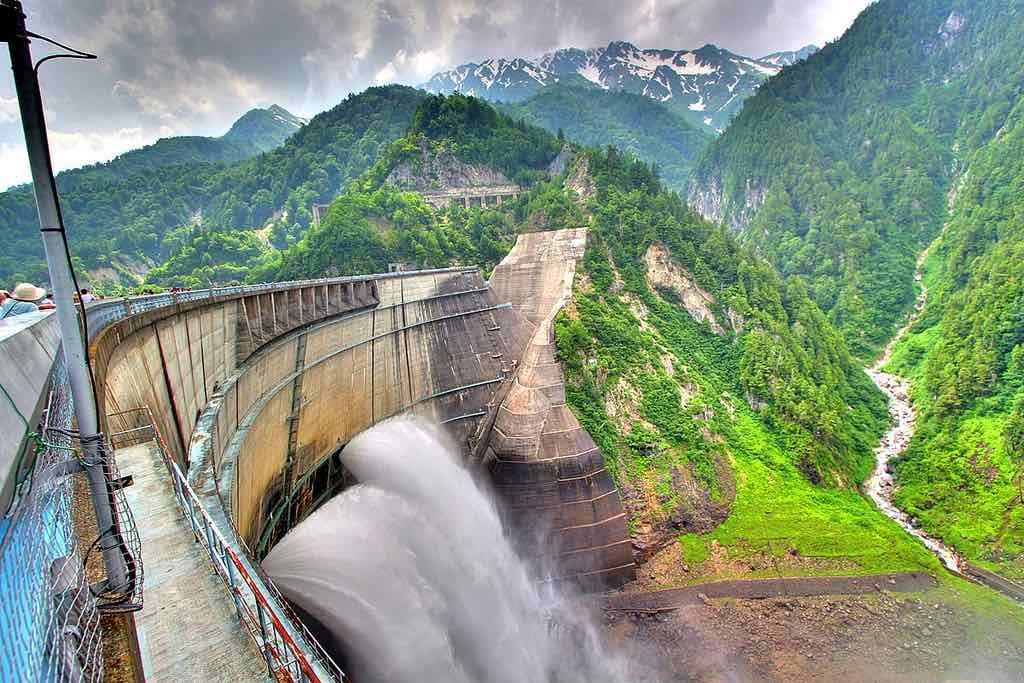Kurobe Dam: Japan’s tallest dam, it discharges water from late June to mid October. Numerous challenges were faced in its making including 170 lives lost! 