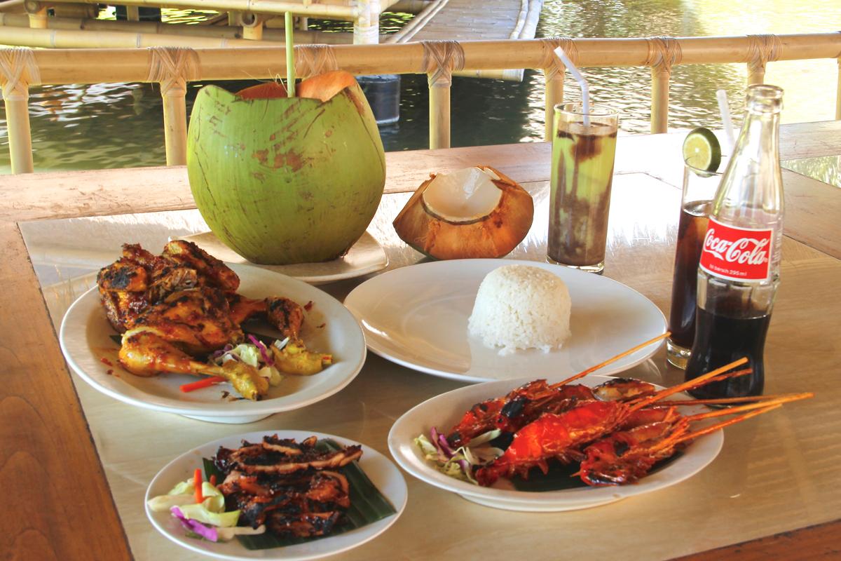 Bale Udang Mang Engking lunch-spread-halal-food-bali