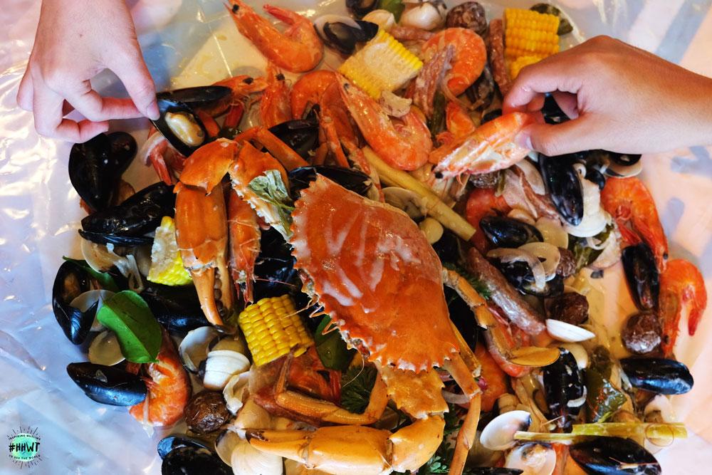Cajun-on-wheels-food-truck-mussels-crab-halal-food-pasarbella-singapore