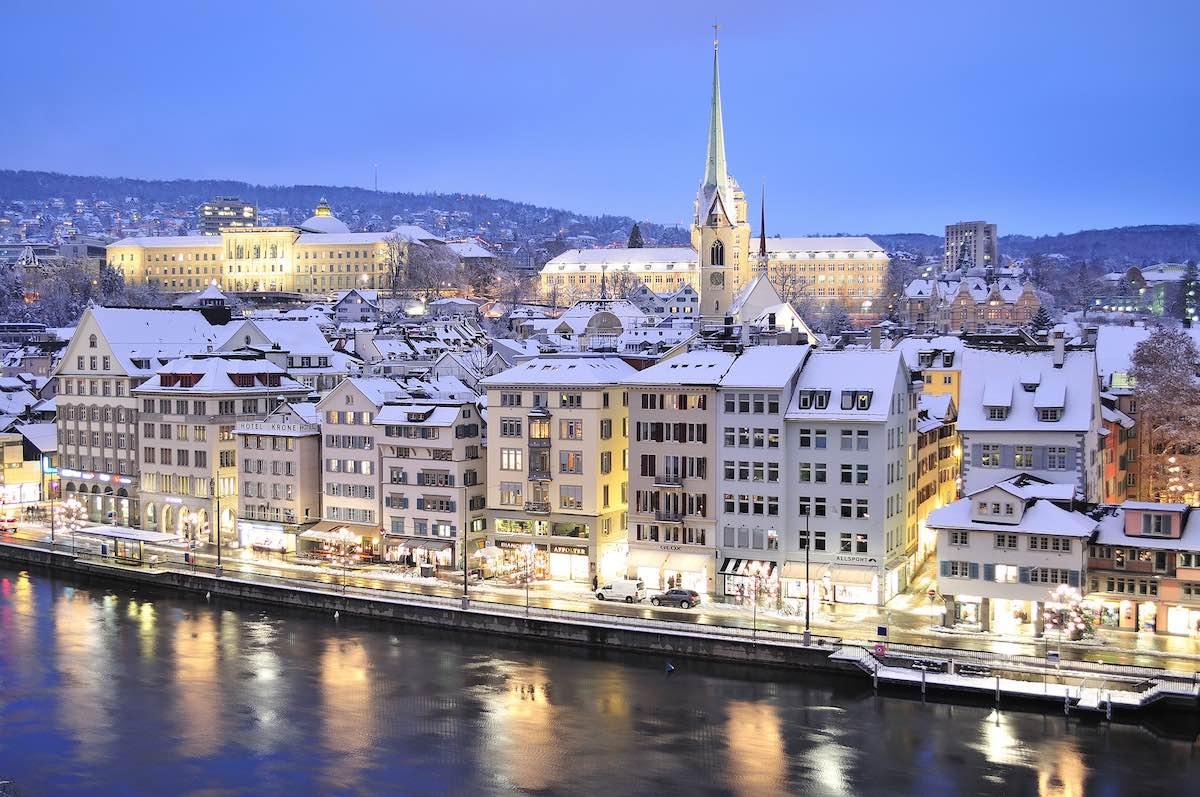 Doesn't Zurich look magical in the winter?