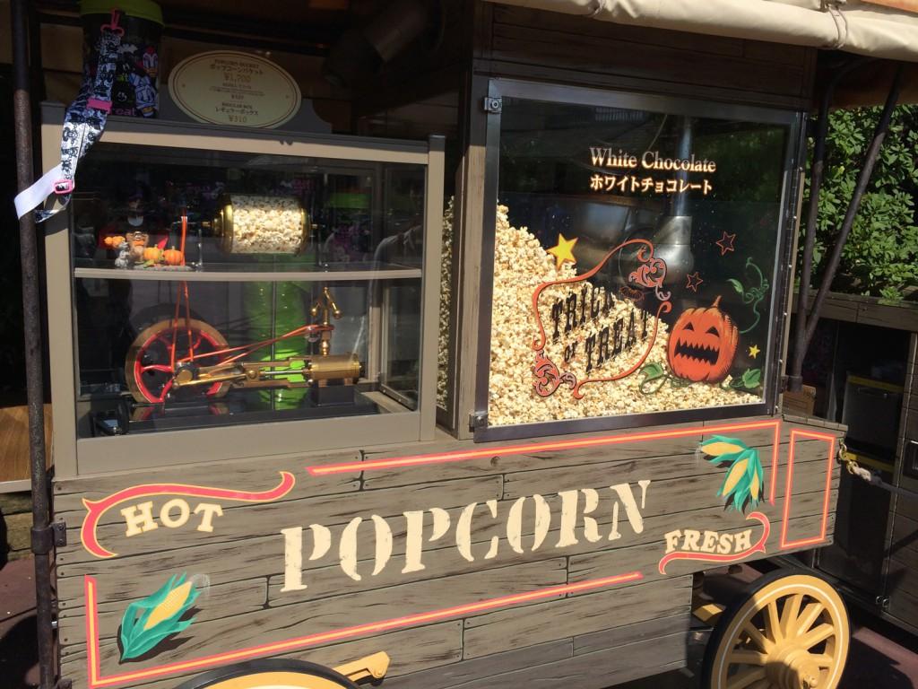 Tokyo-Disneyland-White-Chocolate-Popcorn-Cart-Halloween