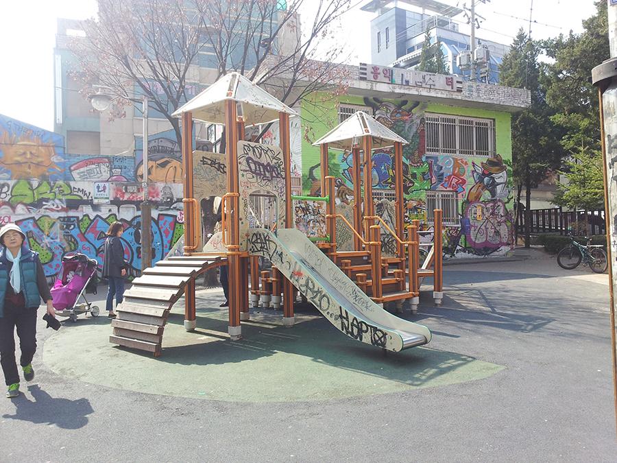 4 Hongdae Playground