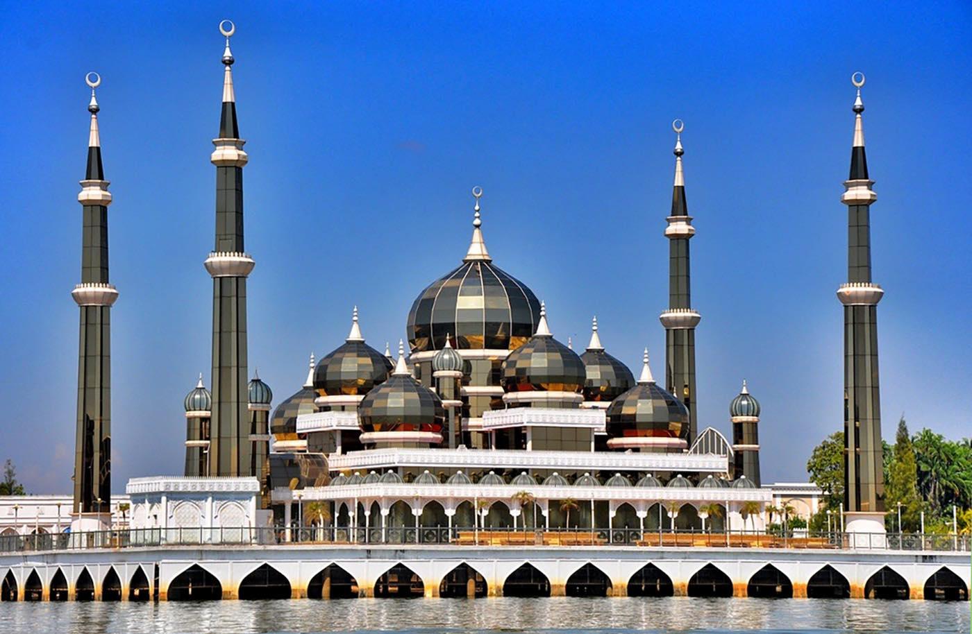 10. Crystal Mosque