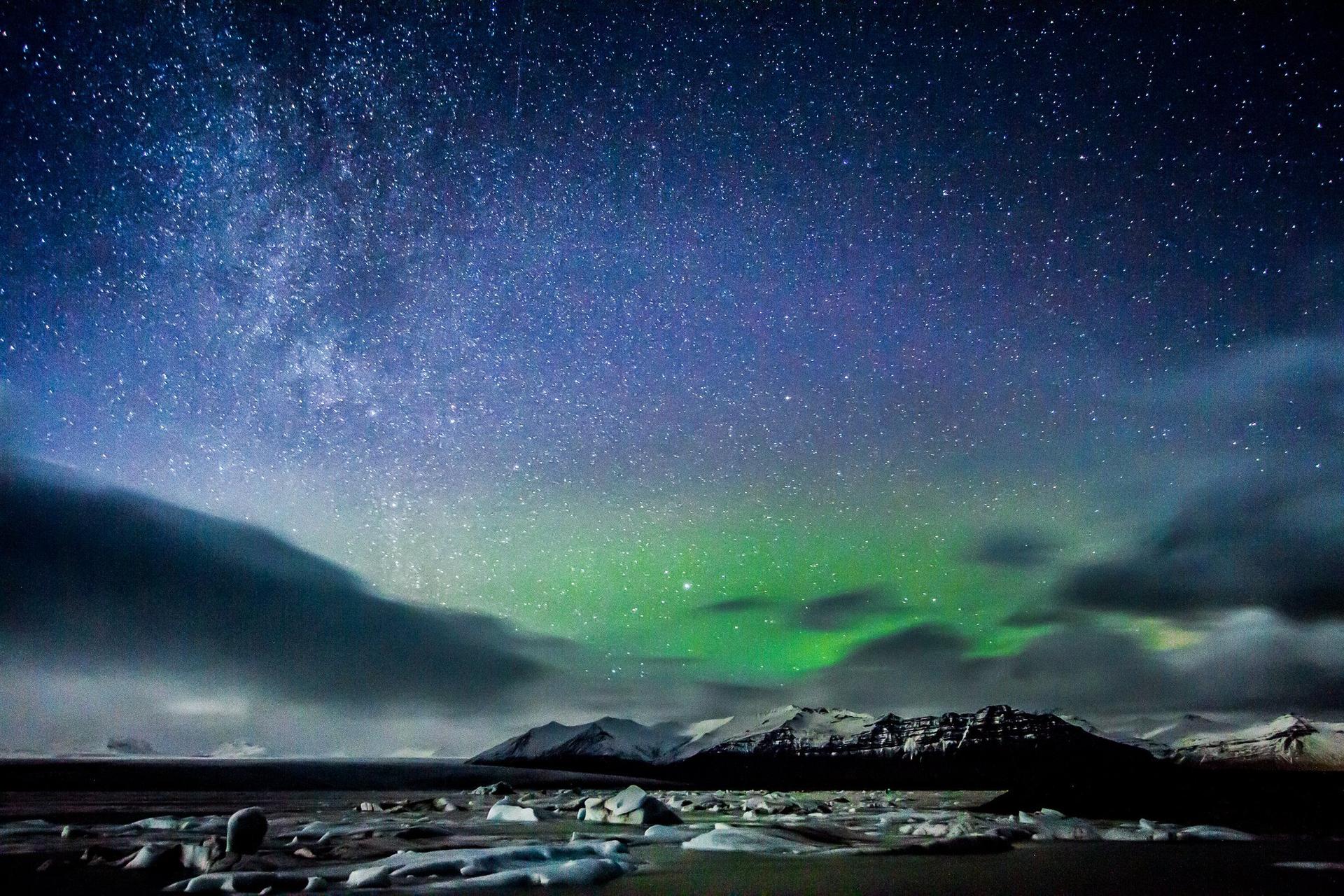 28-iceland_stars-aurora