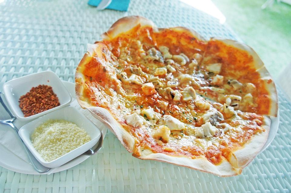 5-blisshouse-seafood-pizza-min