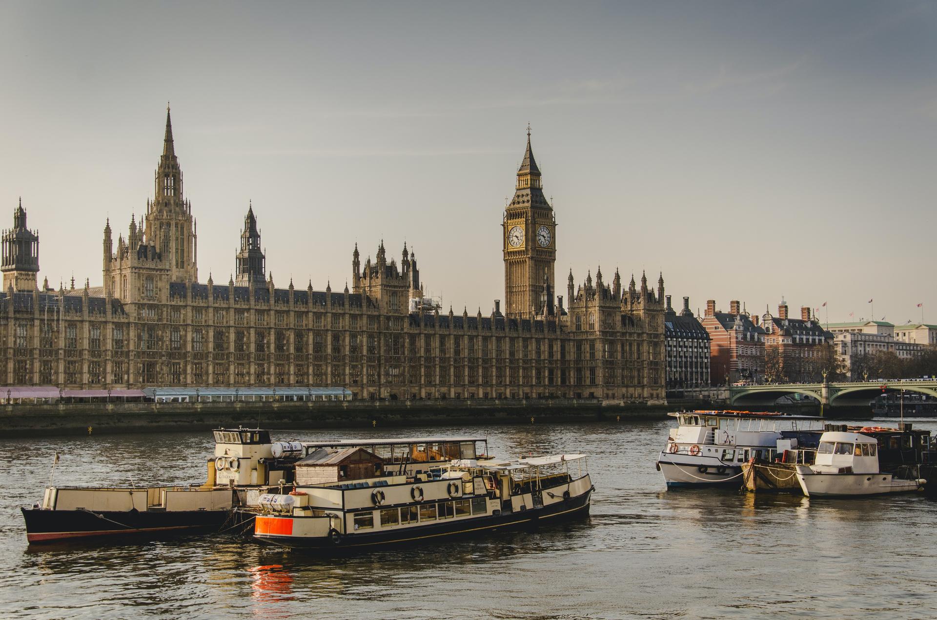 kota london tempat terbaik di london sungai di london sungai thames